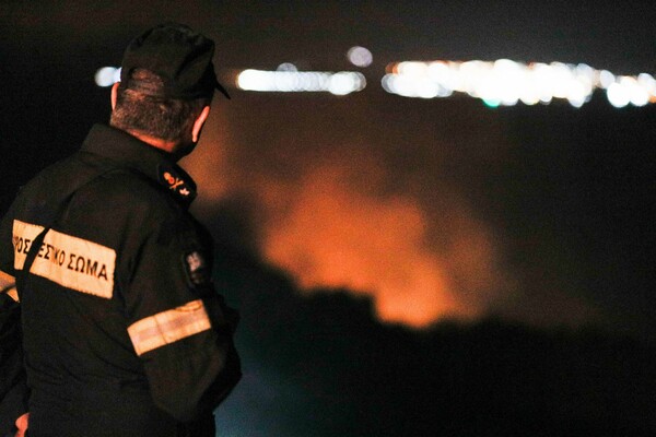 Κέρκυρα: Ολονύκτια μάχη με τις φλόγες - «Στάχτη» πάνω από 200 στρέμματα [Φωτογραφίες]