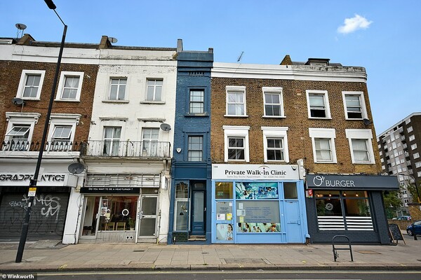 Το «στενότερο σπίτι στο Λονδίνο» με πρόσοψη 1,6μ. πωλείται για ένα εκατομμύριο λίρες