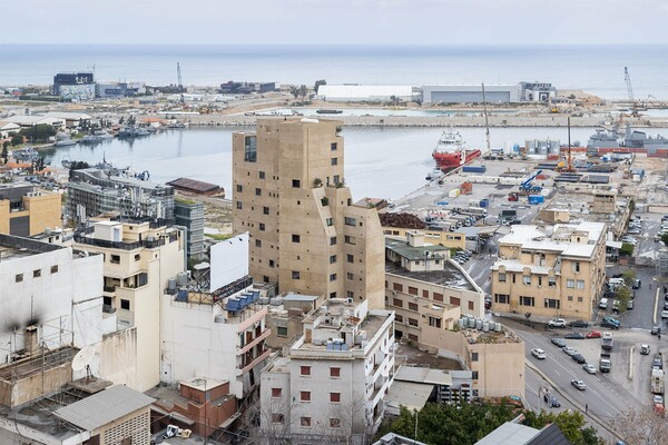 Ένα κτίριο που επέζησε από την έκρηξη της Βηρυτού