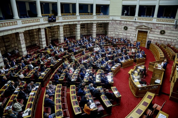 Βουλή: Εγκρίθηκε κατά πλειοψηφία η συμφωνία για ΑΟΖ με Ιταλία
