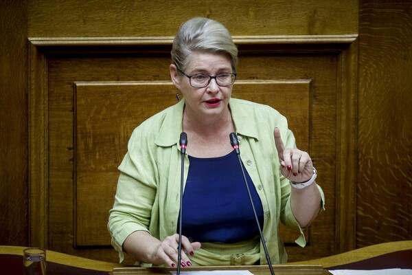 «Παγώνει» ο διορισμός της Ελένης Ζαρούλια στη Βουλή - Μετά τις αντιδράσεις