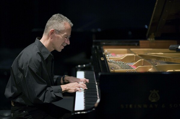 Keith Jarrett: Τα πιο πρόσφατα άλμπουμ του μάγου πιανίστα της τζαζ και της κλασικής μουσικής