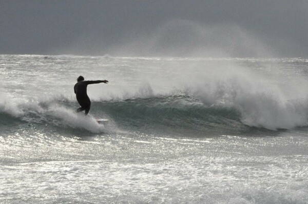 Oι surfers της Τήνου