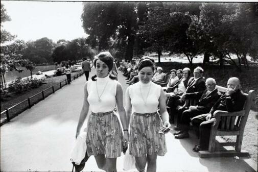 25 δυνατές, ασπρόμαυρες φωτογραφίες του Garry Winogrand 