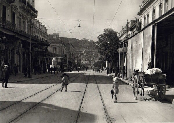 107 αριστουργηματικές φωτογραφίες μιας απλής, ήσυχης Ελλάδας (1903-1930)