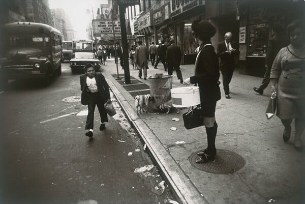 25 δυνατές, ασπρόμαυρες φωτογραφίες του Garry Winogrand 