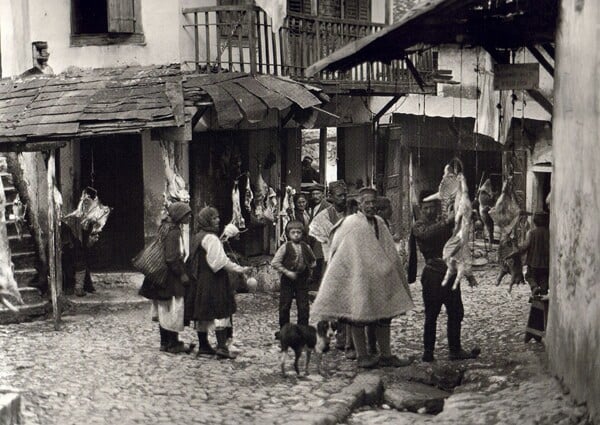 107 αριστουργηματικές φωτογραφίες μιας απλής, ήσυχης Ελλάδας (1903-1930)