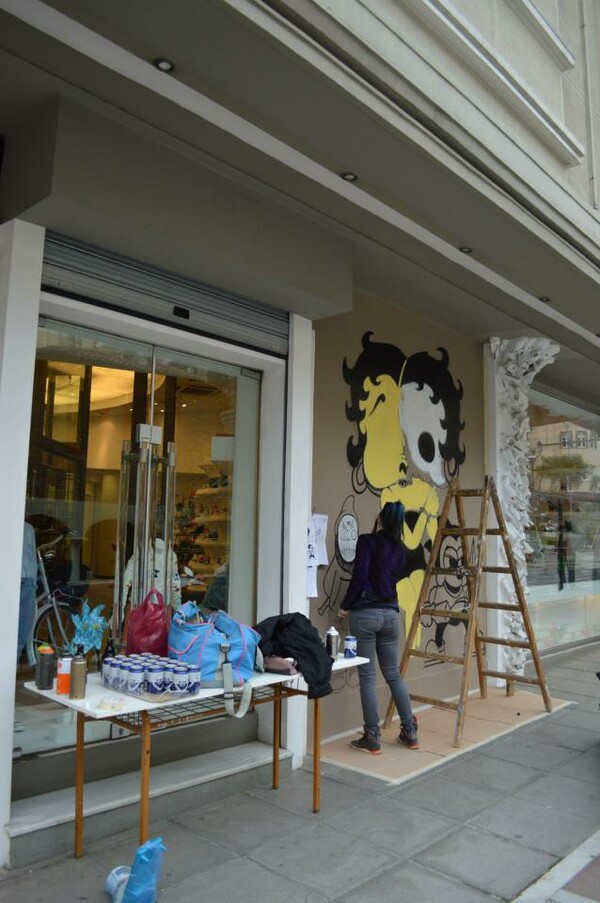 Φτιάχνοντας τη 'βιτρίνα' του Fena Fresh στη Θεσσαλονίκη