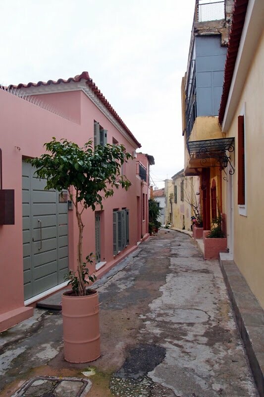 Ήσυχα στη βροχερή Πλάκα