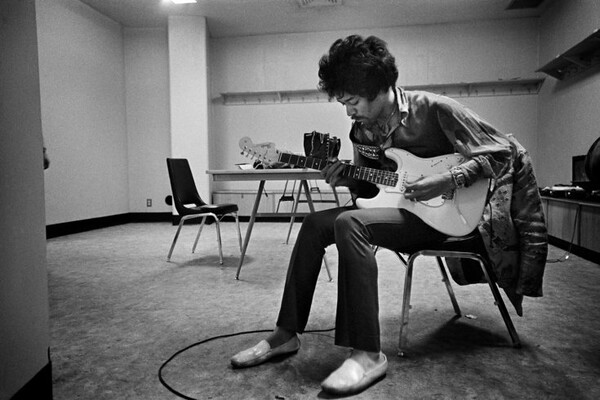 70 χρόνια από τη γέννηση του Jimi Hendrix 