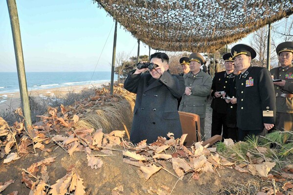 Η Βόρεια Κορέα επιδεικνύει την πολεμική μηχανή της
