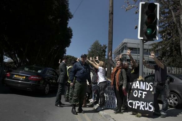 Η Κρίση στην Κύπρο σε 17 εικόνες