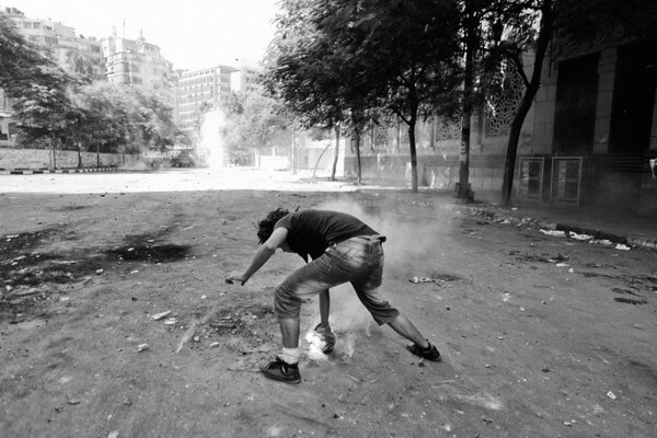 Στιγμιότυπα από τις συγκρούσεις στο Κάιρο