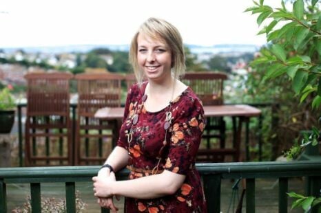Abigail Gibbs, 18 χρονών: το νέο εκδοτικό φαινόμενο