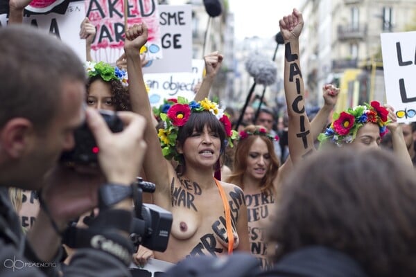 Οι γυμνές διαμαρτυρίες των FEMEN