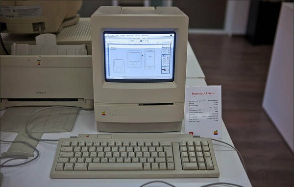 Η εξέλιξη της Apple σε φωτογραφίες