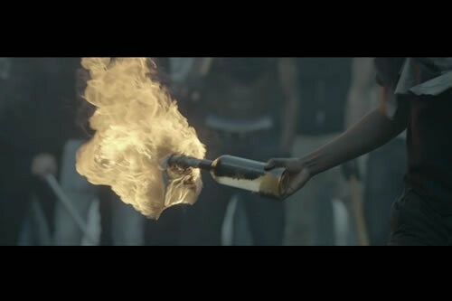 Romain Gavras: Ο ποιητής της βίας και οι κατατρεγμένοι κοκκινομάλληδες