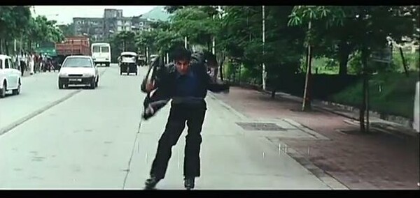 H πιο τραγελαφική σκηνή δράσης του Bollywood 