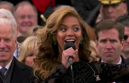Η Beyonce τραγουδάει ΧΑΛΙΑ 
