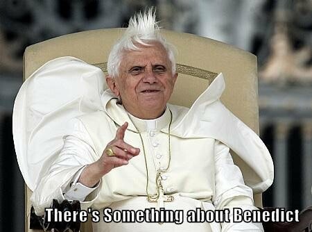 Comic Sans για τον Πάπα. Έχει το Βατικανό χιούμορ;