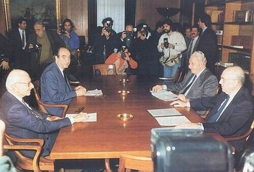 1989: μια υποχρεωτικά ατελής περίληψη