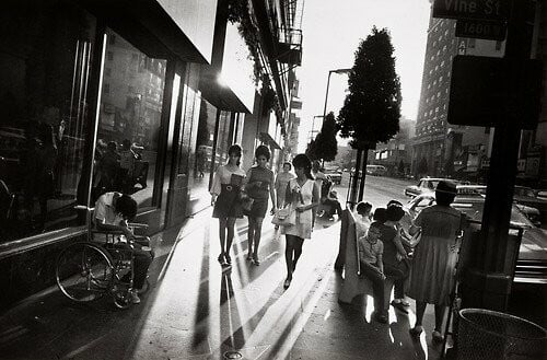 25 δυνατές, ασπρόμαυρες φωτογραφίες του Garry Winogrand 