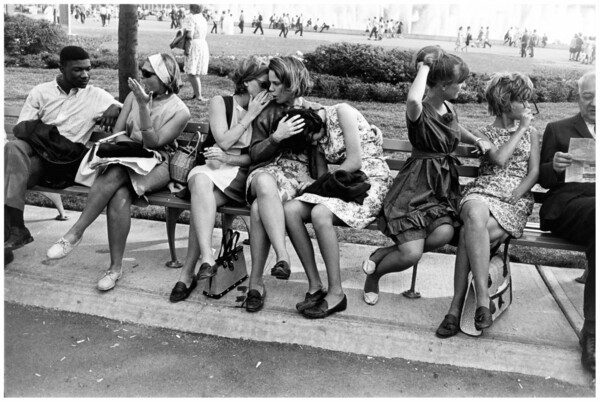 25 δυνατές, ασπρόμαυρες φωτογραφίες του Garry Winogrand 