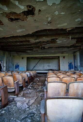 Stages of Decay: 15 ποιητικές φωτογραφίες εγκαταλελειμμένων θεάτρων