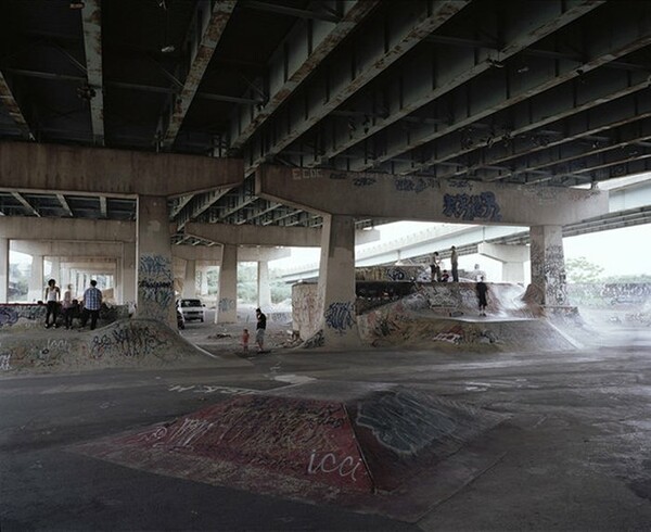 Υπέροχες εικόνες από DIY skate parks σε ολόκληρο τον κόσμο
