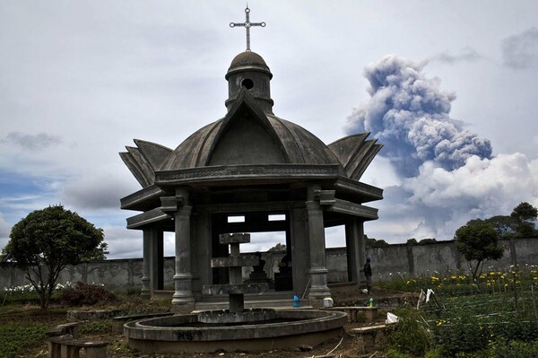 Το ξύπνημα του ηφαιστείου Sinabung 