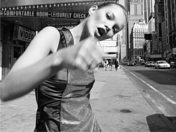33 εκπληκτικές εικόνες της Kate Moss στο σφυρί