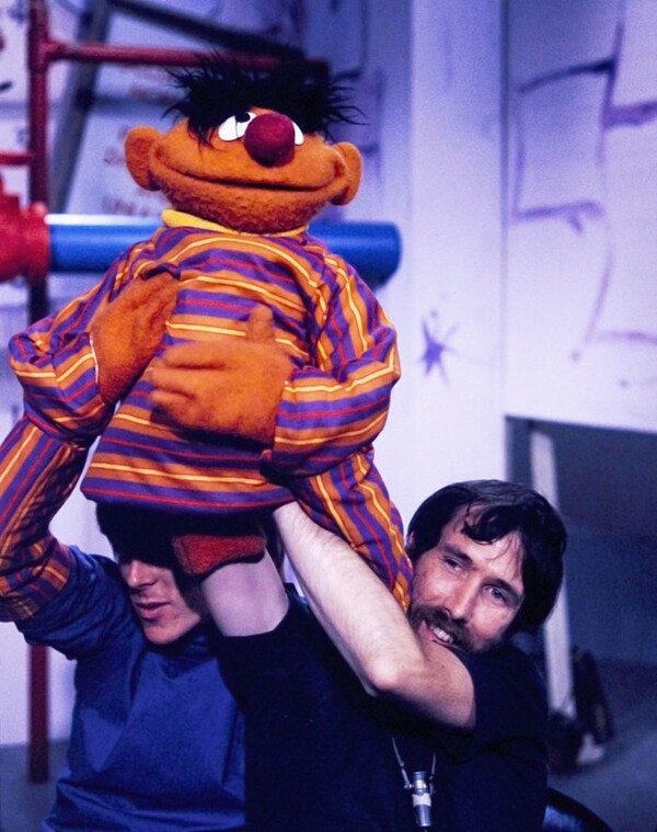 45 φωτογραφίες με Muppets, Sesame Street, Fraggle Rock και τους ανθρώπους πίσω από τις μαριονέτες
