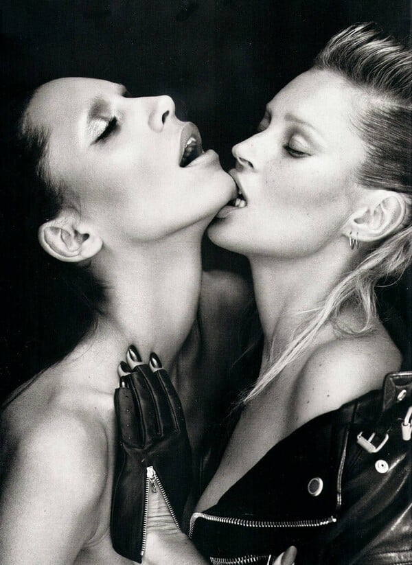33 εκπληκτικές εικόνες της Kate Moss στο σφυρί