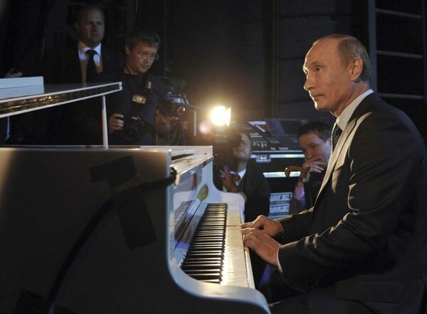 Ο Βλαντίμιρ Πούτιν είναι πλέον ένας περιζήτητος εργένης
