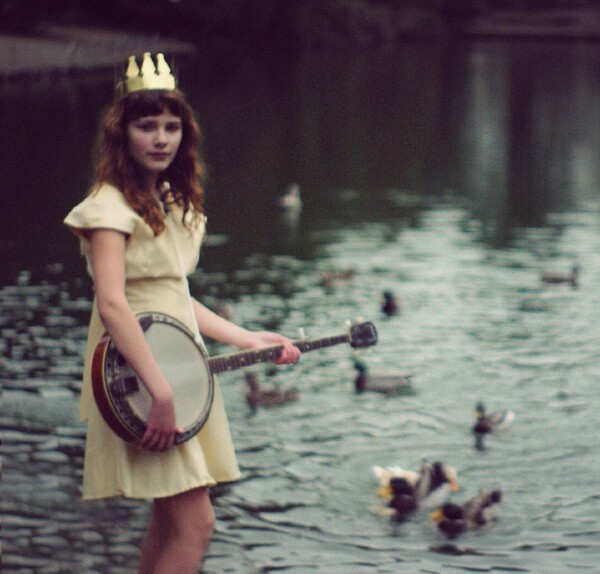 Olivia Bee: Η έφηβη φωτογράφος και blogger που μάγεψε τον Hermès.