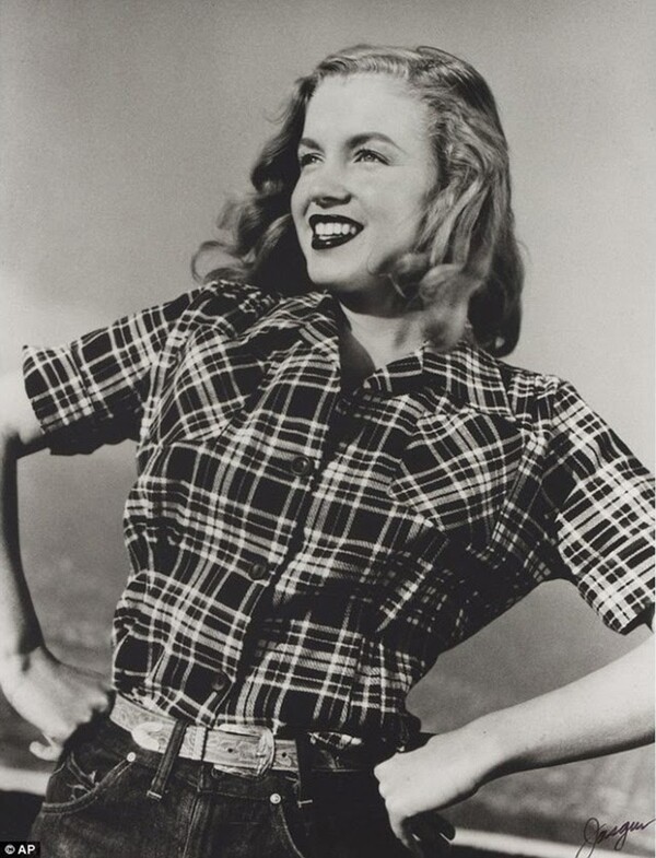 Αγνώριστη Marilyn Monroe στις πρώτες φωτογραφίες της 