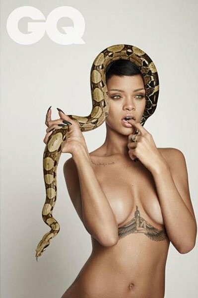 Ο Damien Hirst ντύνει με φίδια τη γυμνή Rihanna