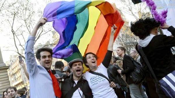 Γαλλία: έκθεση με είδη προικός για gay γάμους 