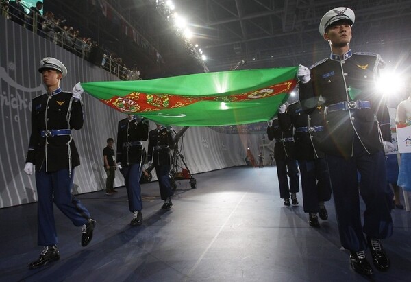 76 χώρες όπου η νομοθεσία κατά των γκέι είναι τόσο κακή ή χειρότερη από της Ρωσίας