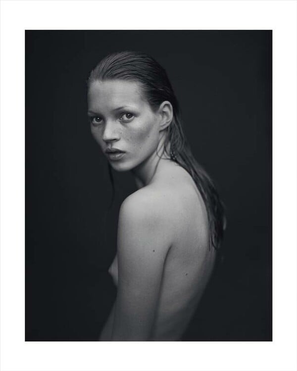 33 εκπληκτικές εικόνες της Kate Moss στο σφυρί