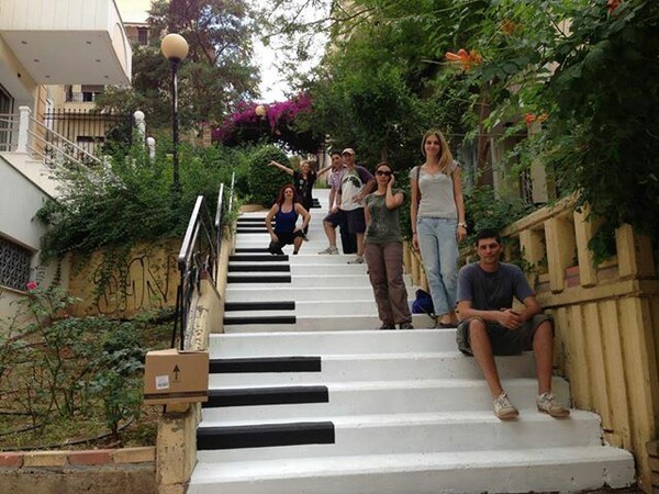 Στο Παγκράτι κάποιοι μετέτρεψαν μια σκάλα σε πιάνο! 