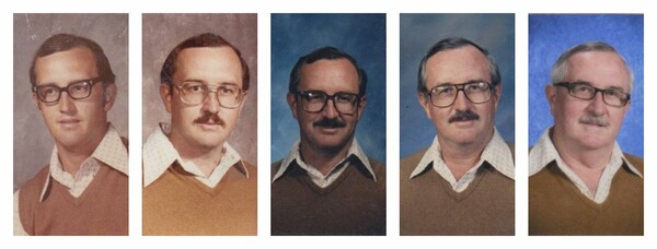Ο καθηγητής που φορούσε τα ίδια ρούχα στην φωτογραφία της επετηρίδας για 40 χρόνια
