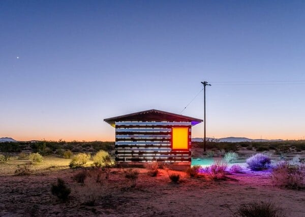 H «Διαυγής Καλύβα» του Phillip K Smith III