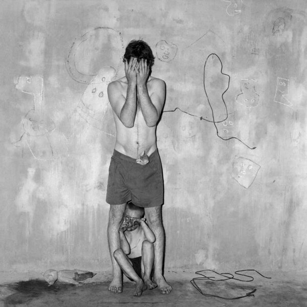 Οι πανέμορφες "βρώμικες" φωτογραφίες του Roger Ballen