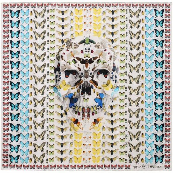 Τώρα και φουλάρια Damien Hirst!