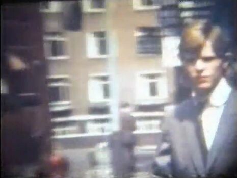 Ο Bowie περαστικός σε ερασιτεχνικό βίντεο του ’65