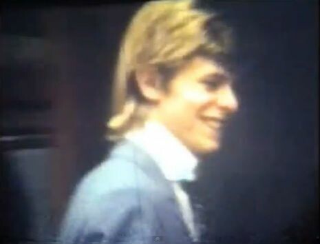 Ο Bowie περαστικός σε ερασιτεχνικό βίντεο του ’65