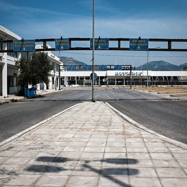 «Αναχωρήσεις». Από τον Βασίλη Μακρή