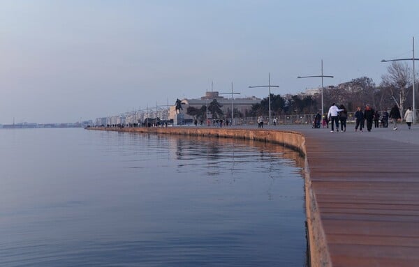 Ηλιοβασίλεμα στη Νέα Παραλία Θεσσαλονίκης