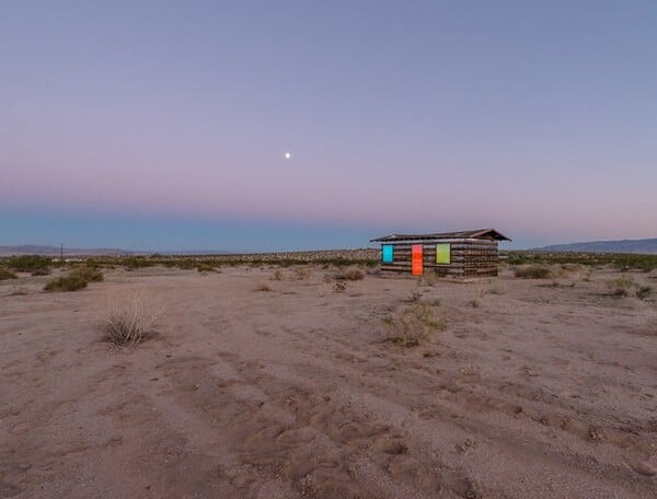 H «Διαυγής Καλύβα» του Phillip K Smith III